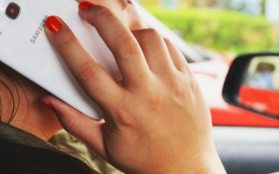 Drivers continue to risk lives with mobile phone use